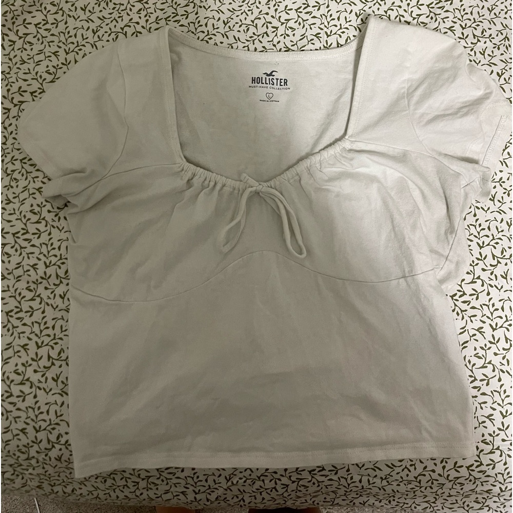 Hollister top